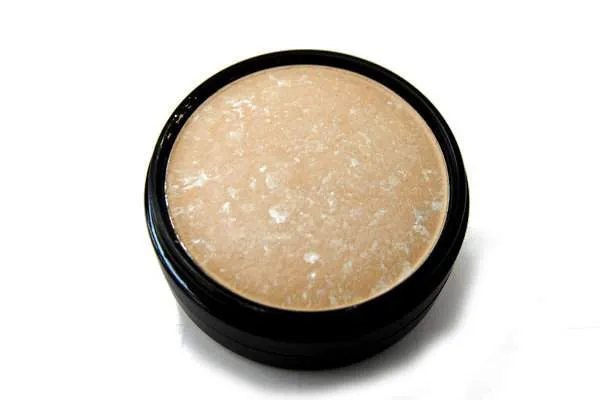 Пудра Chanel The fashionable glamour powdery cake baked 10g