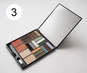 Versace "Sheer Eye Shadow" тени 18 цв. + румяна 4 цв. 28g